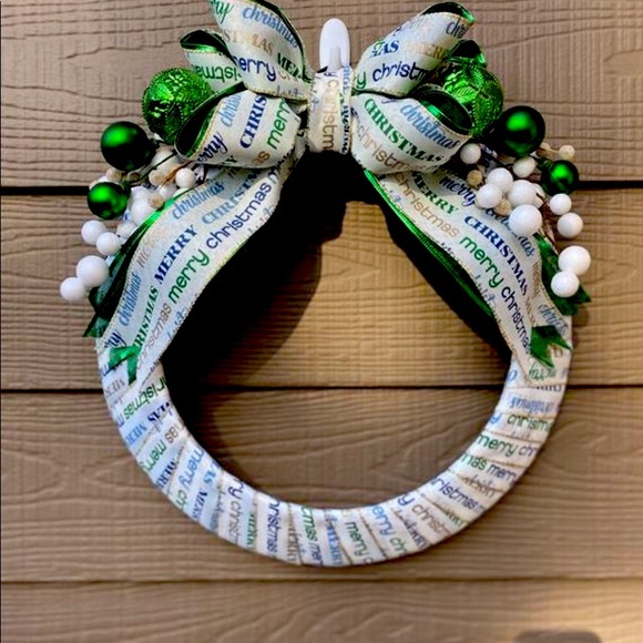 Merry Christmas Ribbon Wreath - Picture 2 of 3